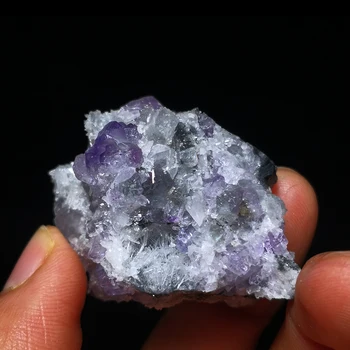 Natūralus Kvarcas ir Fluorito Mineralinių Kristalų Egzempliorių A2-5